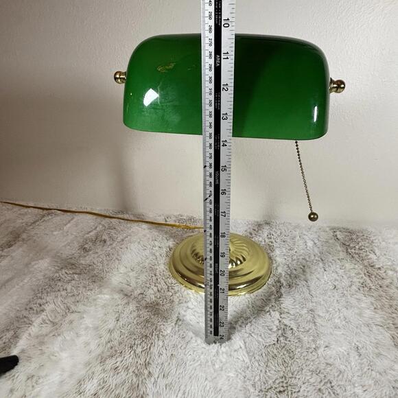 Vintage Green Bankers Lamp Brass Base Pull Chain Glass Shade Works - Picture 8 of 9